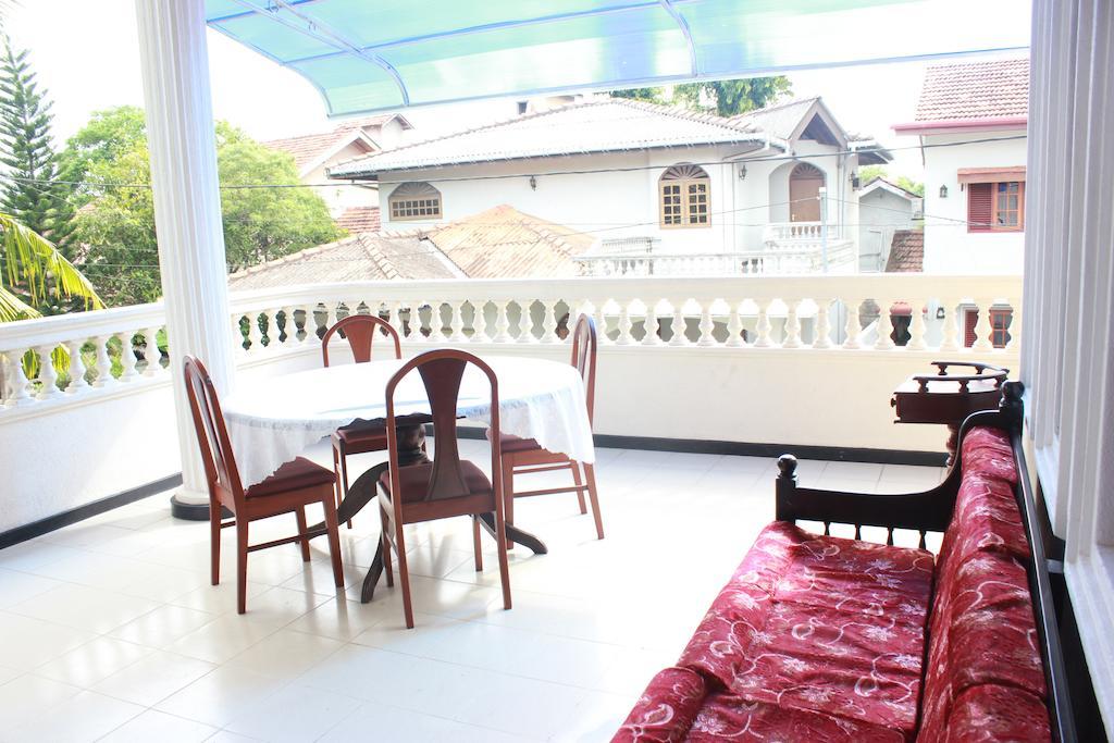 Guest Ryan Hotel Katunayaka Exterior foto